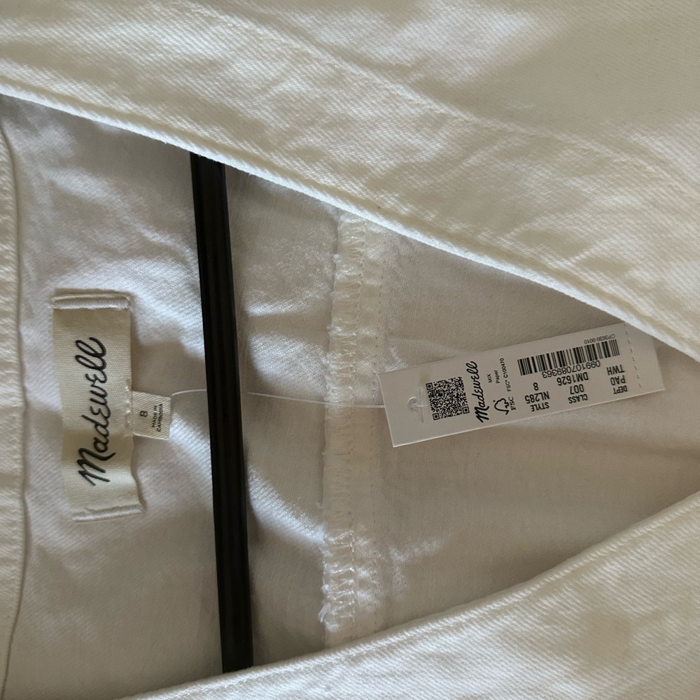 Maxwell cropped shirt with tags.